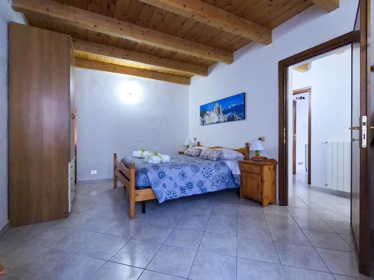 Bed and Breakfast San Domenico House - Centro Storico Л'Аквіла Екстер'єр фото